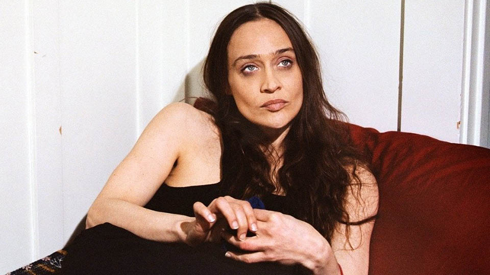 Learn how to play paper bag by fiona apple on the piano
